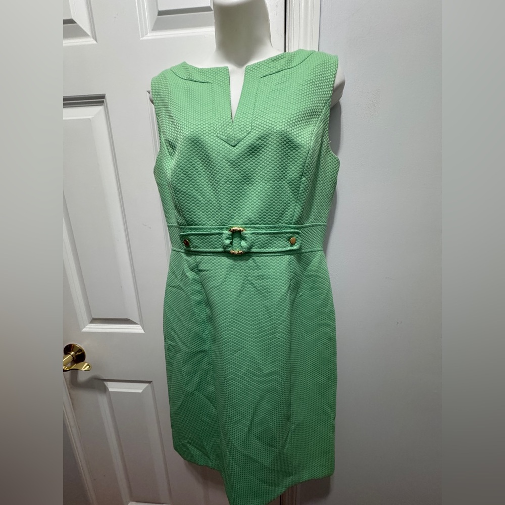 Tahari Green Sheath Dress V-Neck Sleeveless size 8 mint green
